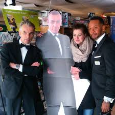 Och vem vet, du kanske känner någon av dem. Postkodmiljonaren Visit James Bond I Nybro Sweden