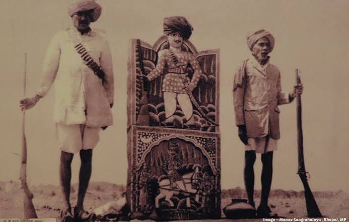 Biographies in stone | Tribal sculpture | Story of Indian crafts and craftsmen