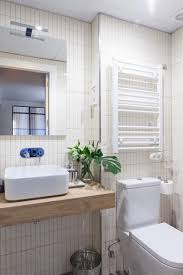 El cuarto de baño se ha convertido en un refugio y un lugar de descanso y relajación para desconectar del estrés del día y cada año hay tendencias nuevas en cuanto a la decoración y la distribución de este. Fotos De Banos Disenos De Banos Pequenos Agosto 2021 Houzz Es