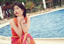 Film ini memasangkan ha jung woo dan suzy sebagai pasangan suami istri, yang mana mereka memiliki beda usia yang cukup jauh yaitu 16 tahun. Suzy Bae Ha Jung Woo Questions Lee Min Ho S Ex S Casting On Baekdu Mountain