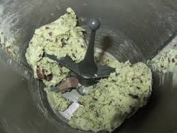 Votre glace à la menthe et au chocolat est prête. Glace Menthe Fraiche Chocolat Au Thermomix Mes Petites Recettes Du Quotidien