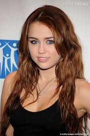 Miley Cyrus 17 Ans Et Un Look Deja Affirme Puretrend