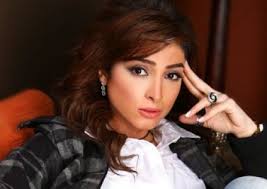 ونشرت الفنانة روجينا صورتها معه كاتبة: Ø¨Ø§Ù„ØµÙˆØ± Ø´Ø§Ù‡Ø¯ Ø±ÙˆØ¬ÙŠÙ†Ø§ ÙˆØ´Ù‚ÙŠÙ‚Ù‡Ø§ ÙÙ‰ Ø­ÙÙ„ Ø²ÙØ§ÙÙ‡ ÙˆØ§Ù„Ù…ÙƒØ§Ù† Ø§ØºØ±Ø¨ Ø§ÙˆÙ„ Ù…Ø±Ù‡ Ø§Ø´ÙˆÙ Ø­Ø¯ Ù…Ø´Ù‡ÙˆØ± ÙŠØ¹Ù…Ù„ ÙØ±Ø­Ù‡ ÙÙ‰ Ù…ÙƒØ§Ù† Ø²Ù‰ Ø¯Ø§