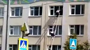 Там утром совершено нападение на школу. Kauivf3jdadrom