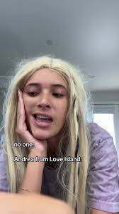 Andrea Pretty's Instagram, Twitter & Facebook