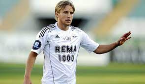 Tenga en cuenta que usted mismo puede cambiar de canal de transmisión en el. Hsv Holt Spielmacher Skjelbred