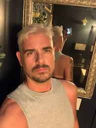 I went to Thirsty's Pub Italian Village with my best friend Wesley Doran  the other day! I've know the owners forever they were kind enough to hire  me for to do their