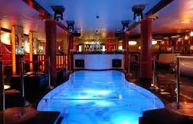 31 Aquariums From Wow To Wtf Pics Webecoist Amazing Aquariums Fish Tank Aquarium Sharks