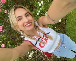 hiiiii 🌸🍒💕💋🎀