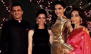 Earlier in the day, her father prakash padukone, mother ujjala and sister anisha have tested positive and reports around 10 days back, prakash, his wife (ujjala) and second daughter (anisha), they. L5j6du72 Udbim