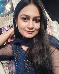 Ariba Khan's Instagram, Twitter & Facebook