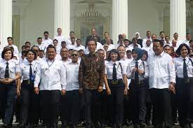 Yakni merupakan sebuah dokumen yang bersifat resmi yang telah dikeluarkan sebagai sebuah pengakuan. Begini Kepangkatan Baru Satpam Yang Diatur Peraturan Polri Halaman All Kompas Com