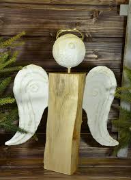 Holzscheit Engel Mit Gips Flugeln Holz Basteln Weihnachten Holzengel Basteln Engel Aus Holz
