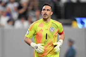 Claudio Bravo offers his services to Barcelona after Marc-Andre ter  Stegen's injury