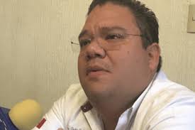 municipiosur.comPablo Farfán, CMIC, afirma que la empresa de Luis  Escamilla, ya reparó la parrilla del puente “Coatza Uno”