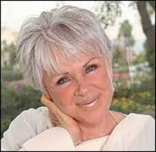 30 Cool Pixie Haircut For Older Ladies Meine Frisuren Womens Hairstyles Short Hair Styles Older Women Hairstyles