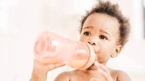 Il se vend aussi des fontaines pour. Peut On Preparer Un Biberon Pour Bebe Avec L Eau Du Robinet Magicmaman Com