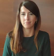 PLANTILLA DE ABOGADOS DE CASTREJE&CO ABOGADOS IRIS LIDIA LEAL HERMIDA,  gallega de Viveiro (Lugo) estudió en el IES Vilar Ponte el Bachiller  Cientifico; posteriormente cursó la licenciatura de derecho en la  Universidad
