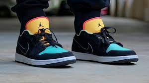 Jordan 1 bio hack größe: Air Jordan 1 Low Se Black Aurora Green Review On Feet Bio Hack Lil Bro Is A Unique Colorway Youtube