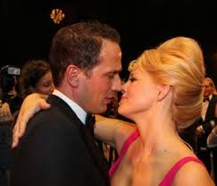 Chantal janzen is echter als altijd erg overtuigend, en laat een positieve indruk achter met haar enthousiaste spel en uitstraling, en natuurlijk haar naaktscène. Albert Den Iseger Fotografie