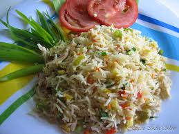 In the same wok,add cooking oil,garlic and fry until light golden. Chicken Fried Rice Spiceindiaonline