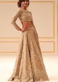 Indian wedding dresses are very beautiful. Pin By Sonia Dovedy On Clothing Inspiration Indian Bridal Dress Pakistani Bridal Pakistani Bridal Wear