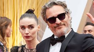 Leaf phoenix) was born in rio piedras, san juan, puerto rico. Joaquin Phoenix Sohn Soll Selber Entscheiden
