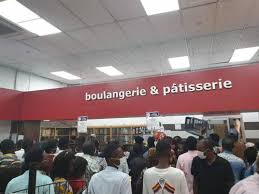 Le confinement total en tunisie, il faut l'assurer et surtout le financer, personne ne sort de chez soi. Coronavirus Engouement Aux Marches De Kinshasa A La Veille Du Confinement Total Radio Okapi