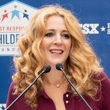 Jillian Crane's Instagram, Twitter & Facebook