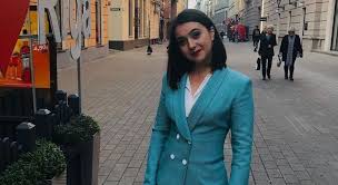 Об этом сообщает «страна.ua» со ссылкой на свои источники. Press Sekretar Zelenskogo Yuliya Mendel V Naryade Biryuzovyh Ottenkov Progulyalas Po Rige Obshestvo Tch Ua