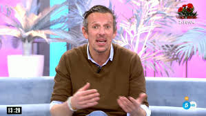 Joaquín Prat liquida a Gloria Camila con lo que SÍ dice del especial en 'Sálvame' en 'El programa de AR'