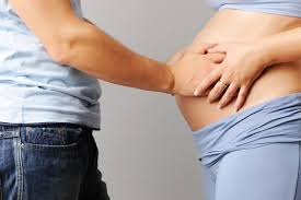 Meriang tanda awal hamil muda, sakit yang membahagiakan bagi perempuan. Kehamilan Simpatik Ketika Suami Ikut Merasakan Gejala Hamil Alodokter