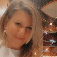 Joanna Oswald's Instagram, Twitter & Facebook