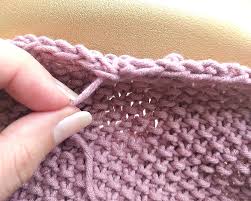 Learn to easily make a seed stitch knitted infinity scarf. Beginner Seed Stitch Cowl The Snugglery