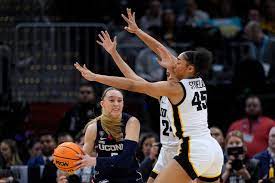 Caitlin Clark, Iowa beat UConn 71-69 in women's Final Four, advance to NCAA  title game vs. South Carolina - oregonlive.com