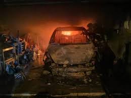 We did not find results for: Tiga Kereta Hangus Bengkel Terbakar