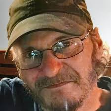 Leslie Kinney's Instagram, Twitter & Facebook