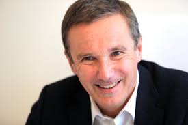 nikɔla pɔl stefan saʁkɔzi də naʒi bɔksa ; Nicolas Dupont Aignan L Union Europeenne Est Inefficace Et Dangereuse