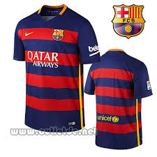 Le maillot du fc barcelone est composé de barres verticales bleues et grenats depuis la. Maillot De Foot Barcelone
