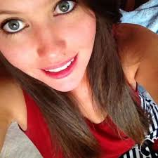 Evelyn Rivera (@EveKRG)