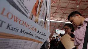 Lowongan kerja bumn pt perkebunan nusantara iii (persero). Lowongan Kerja Bumn Antrean Pelamar Hingga 100 Meter Bisnis Tempo Co