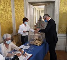 He was the secretary of state for european affairs under the foreign and european affairs minister, alain juppé. Izv5be5dsbigfm