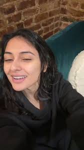 Bohemian vs. Neutral Living Room Makeover: Which Style to Choose?