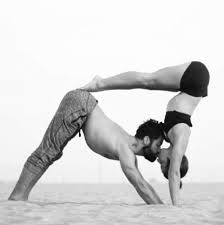 Pin De Denisse Maya En Yoga En 2020 Yoga En Parejas Entrenamiento De Yoga Posturas De Yoga