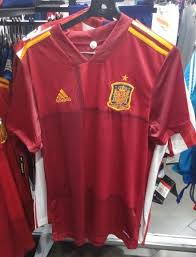 Terkait jersey kandang terbaru mereka, barcelona dan produsen perlengkapan olahraga nike yang mensponsori klub meluncurkan desain. Musim Baru Spain Home Baju Bolasepak 2020 2022