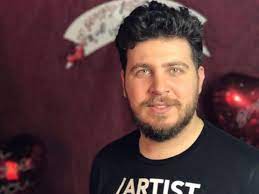 وطرح محمد قماح في 30 نوفمبر الماضي، فيديو كليب أغنية أنا مش نجيب ساويرس وحقق حتى الآن عبر يوتيوب ما يزيد على مليون و300 ألف مشاهدة. Ù…Ø­Ù…Ø¯ Ù‚Ù…Ø§Ø­ Ù„Ù€ Ù…ØµØ±Ø§ÙˆÙŠ Ø³Ø§ÙˆÙŠØ±Ø³ Ø³Ø§Ø¹Ø¯Ù†ÙŠ Ù„ØªØ·ÙˆÙŠØ± ÙÙƒØ±Ø© Ø£ØºÙ†ÙŠØ© Ø£Ù†Ø§ Ù… Ù…ØµØ±Ø§ÙˆÙ‰