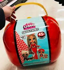 Fashion doll, swag, with stunning features, styled hair and swag is the big sister to fan favorite l.o.l. Lol Surprise Omg Swag Family 45 Surprises Little Girl Toys Kids Toy Shop Toys For Girls