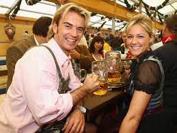 Helene fischer performs on stage during the bambi awards 2017 show at stage theater on november 16, 2017 in berlin, germany. 30 Jahre Helene Fischer Deutschlands Schlager Phanomen Feiert Geburtstag