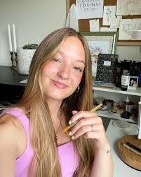 Emily Plank's Instagram, Twitter & Facebook