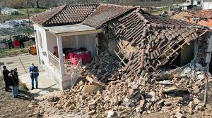 Σεισμός, αισθητός και στην αθήνα, σημειώθηκε στις 08:05 το πρωί της τρίτης 20/7. Seismos Elassona Pe8ane O Hlikiwmenos Poy Eixe Apegklwbistei Sto Mesoxwri Cnn Gr